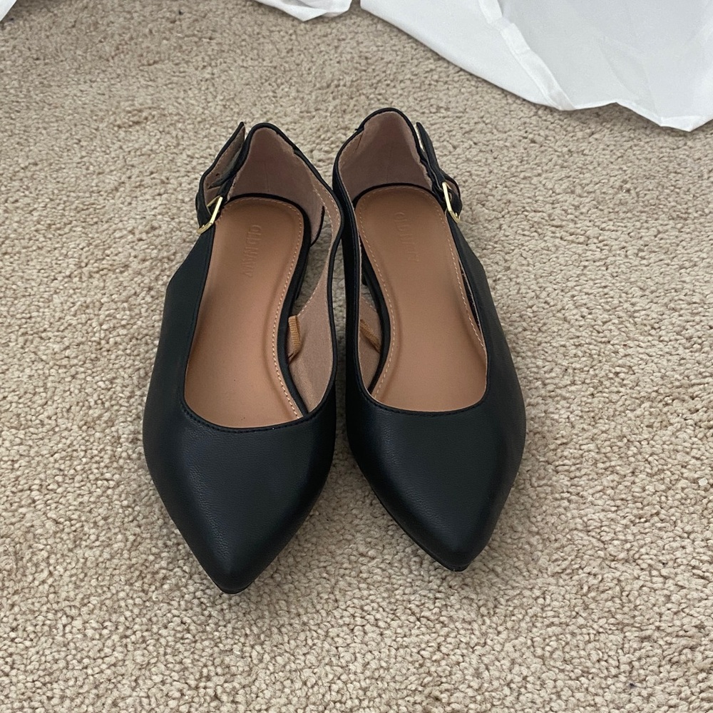Old Navy Black Women's Flats with Ankle Strap